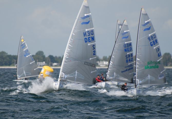 Gold Cup 2009 – friday – 20 to 25 knots, big waves