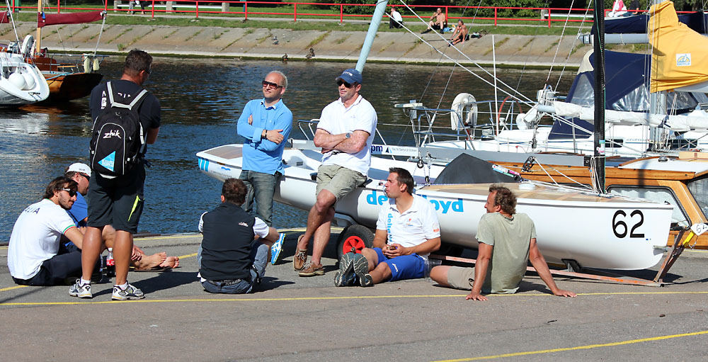 Finn Gold Cup 2013 – Long day ashore as light winds prevent racing at Finn Gold Cup in Tallinn
