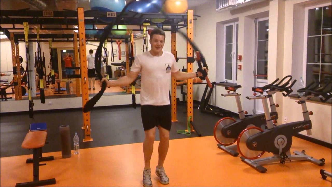 Wintertraining – Piotr Kula trainiert mit Battle-Ropes