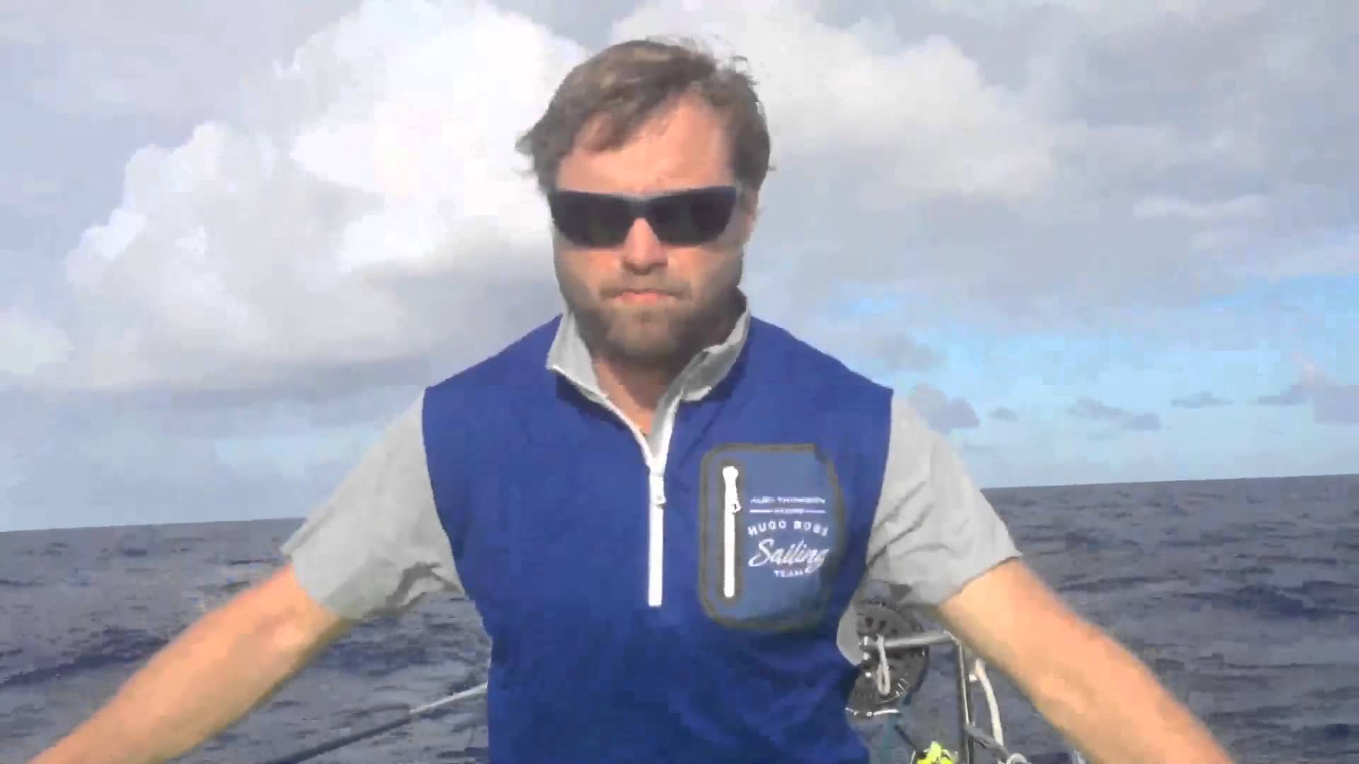 Alex Thomson erklaert die Ursache des Mastbruches – 2015