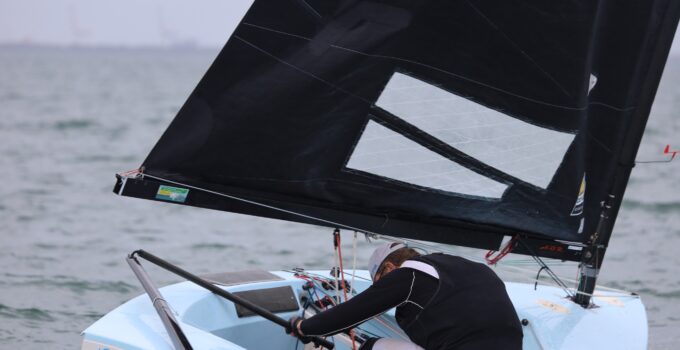Finn – How to get under the boom