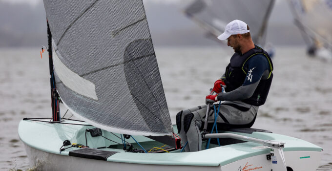 Finn Rudder – Carbon-Pinne kontraproduktiv